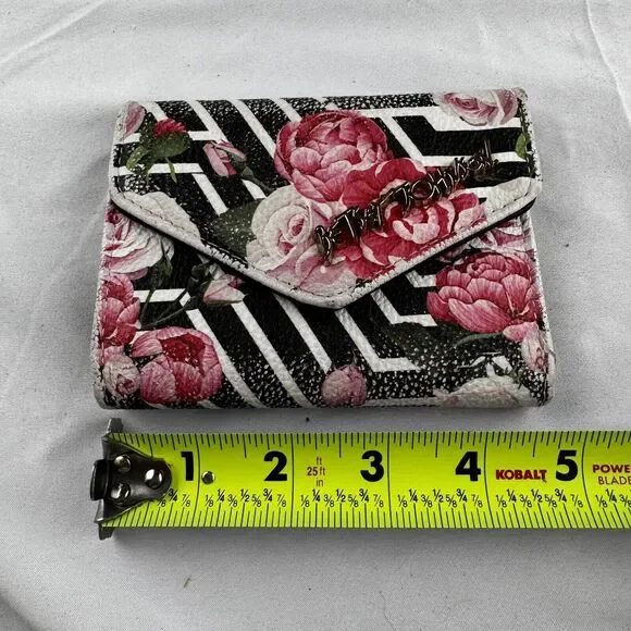 Betsey Johnson Womens Wallet Pink Rose Floral w White & Black Snap Closure Logo - Picture 2 of 7